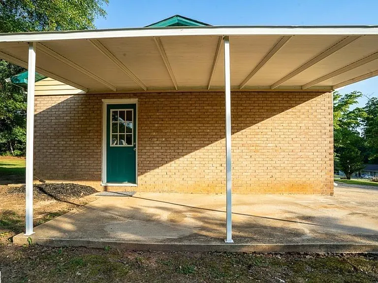 215 Orchard Cir — Photo 15