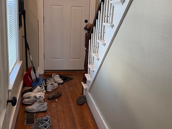 3rd image of 35 Foster Street
