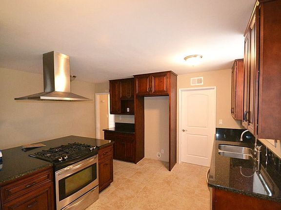 2nd image of 21011 Blythe St