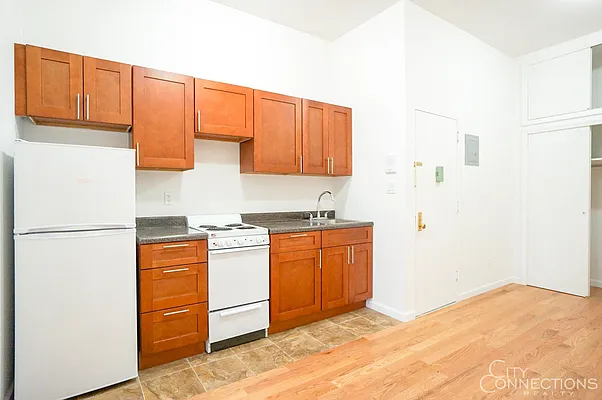 Rented by City Connections Realty | media 18