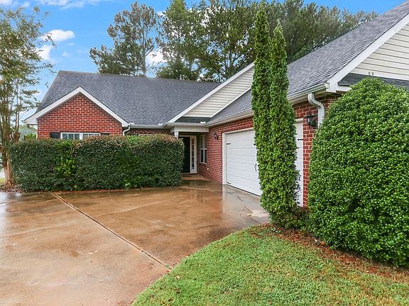 2nd image of 446 Camella Cir