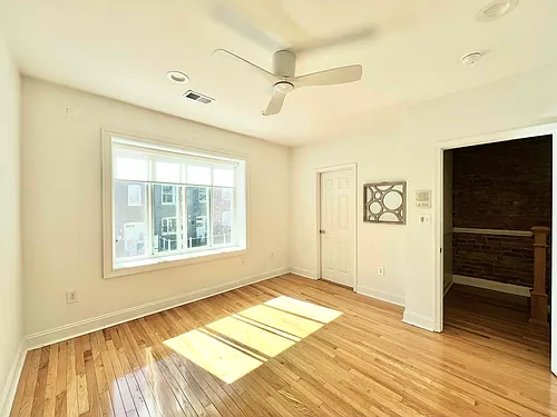 233 Bryant St NE Photo 1