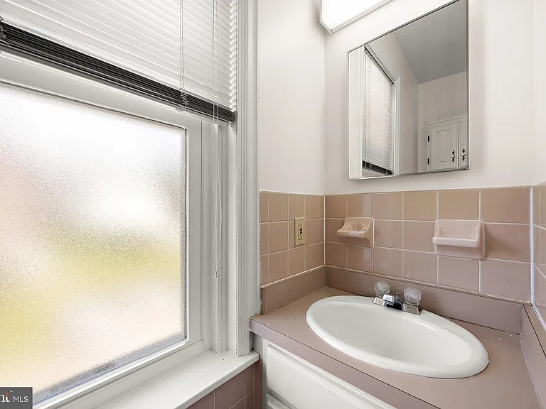 409 W 20th St #2 — Photo 20