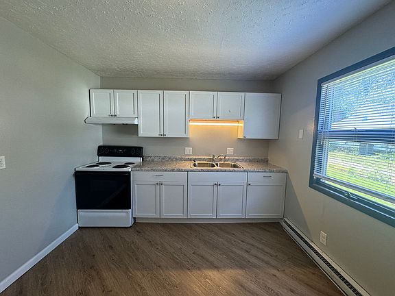 4th image of 621 N Bryan Ave #20