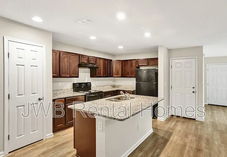 1211 Orton St — Photo 2