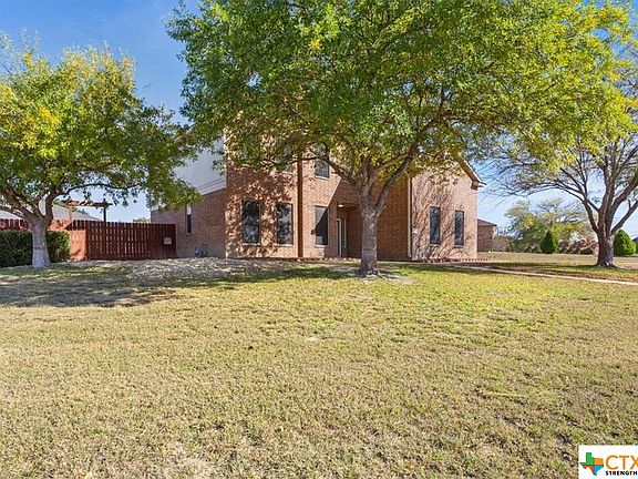 3rd image of 2508 Creek Dr