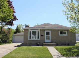 223 Elm St, Combined Locks, WI 54113