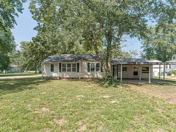 403 E Eldon St, Saint James, MO 65559