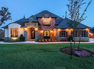 2324 Old Creek Rd, Edmond, OK 73034