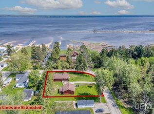 9161 Wahl R55 Ave, Gladstone, MI 49837