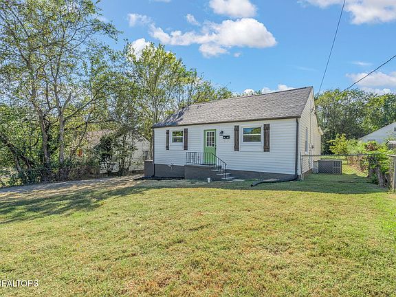 3rd image of 1005 Wilder Pl