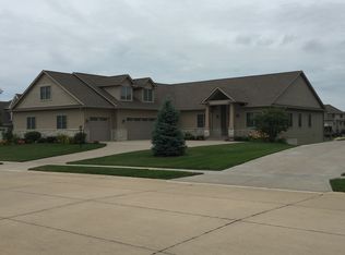 3214 Westminster Rd, Bettendorf, IA 52722