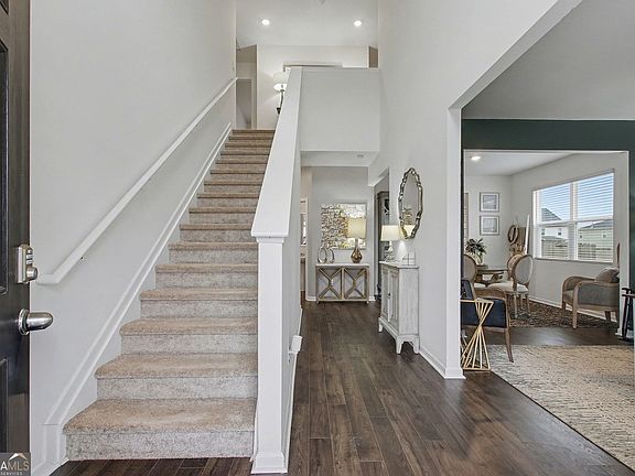 3rd image of 384 Condor Ct