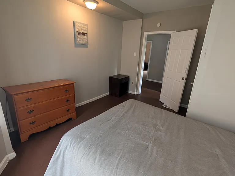 10932 Grantwood Ave — Photo 2