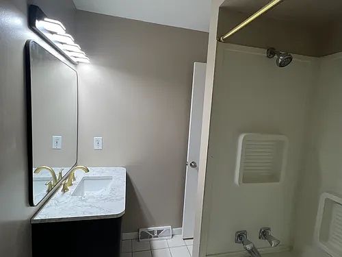 4th image of 4929 Foxlair Trl