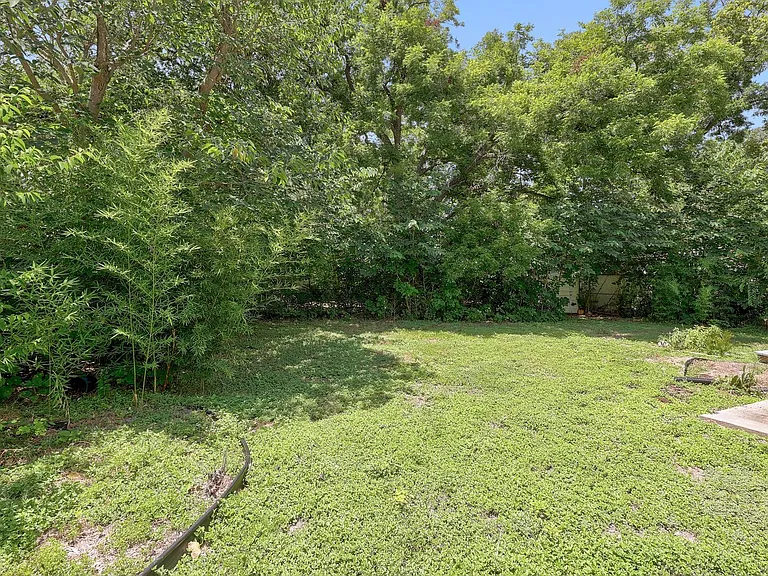 1703 Alegria Rd — Photo 25