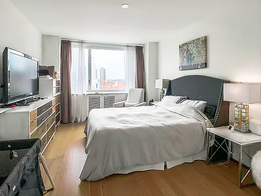 Rented by Brown Harris Stevens | media 19