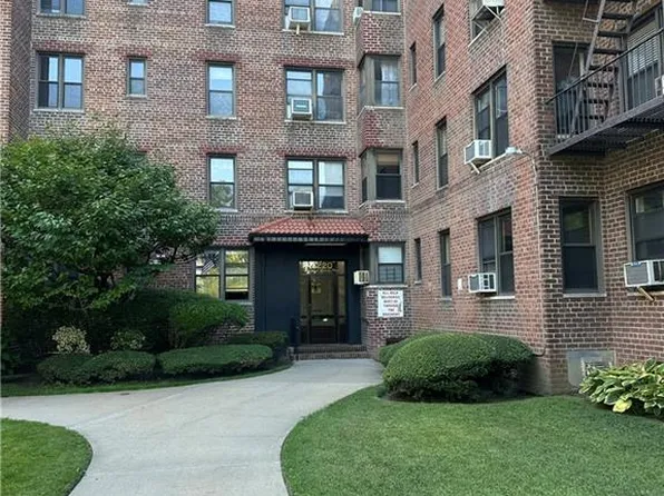 2220 Burnett St APT 1H, Brooklyn, NY 11229
