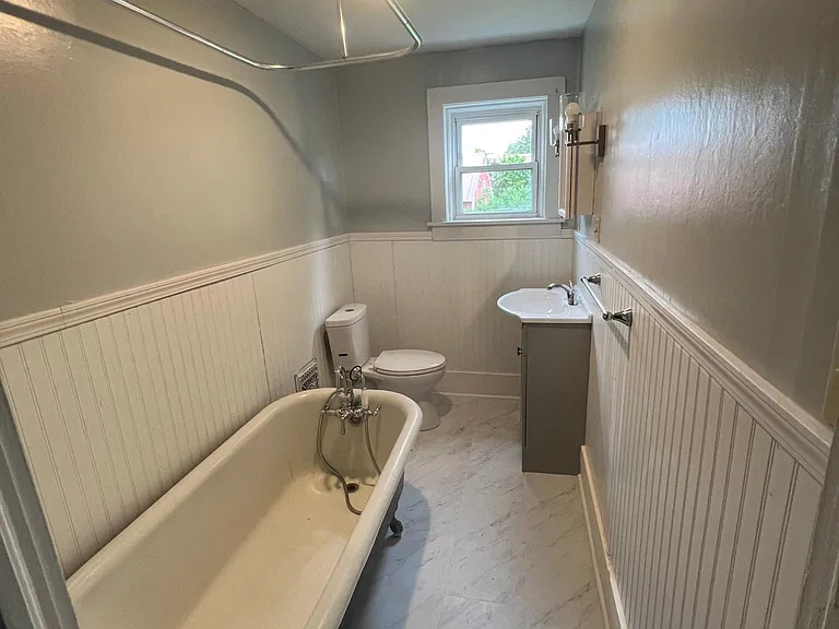 102 E Chapel St #4 — Photo 5
