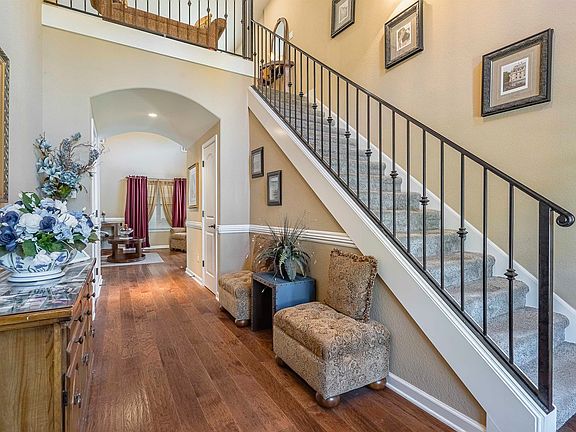 4th image of 290 Garden Springs Dr