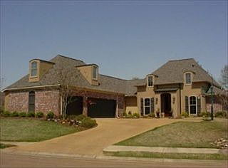 1st image of 306 Huntington Dr