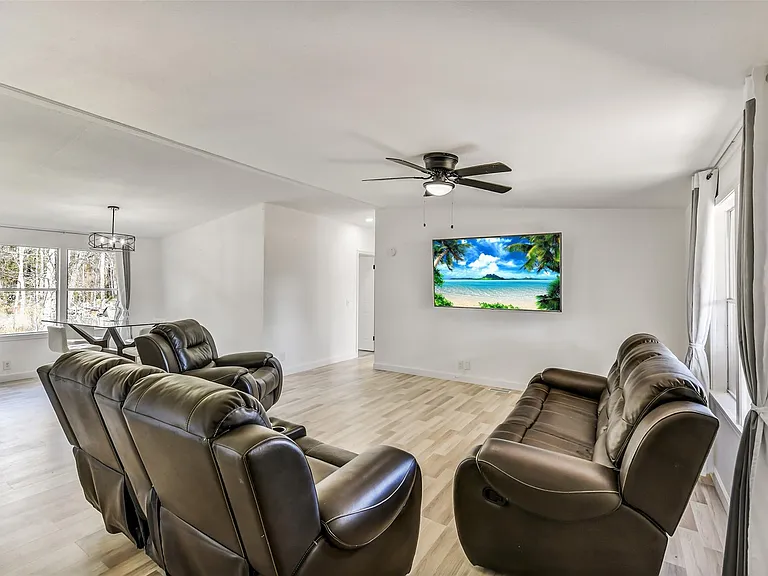 21507 Juliann Alyes — Photo 9