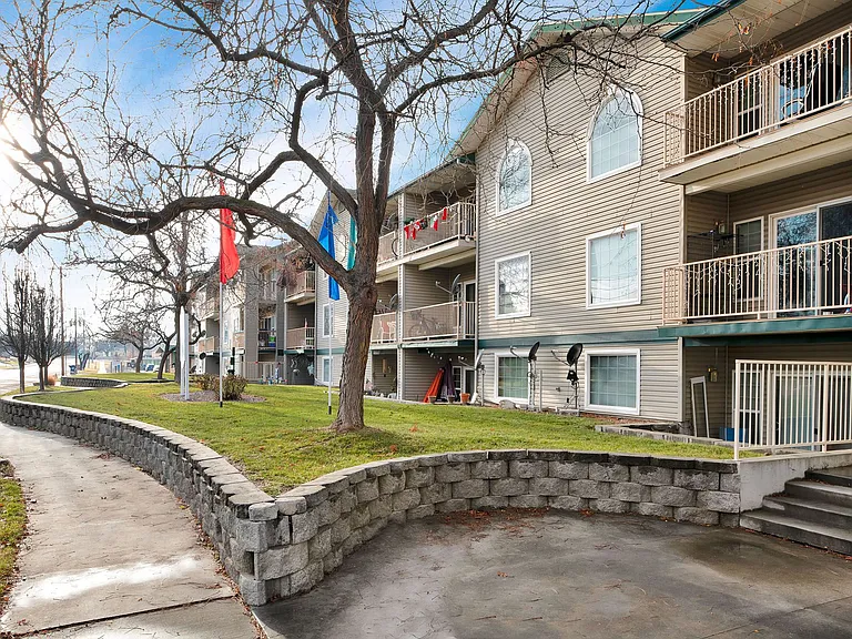 Kimball Park Apartments — Photo 18