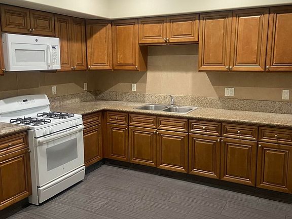 2nd image of 507 W 83rd St APT 102