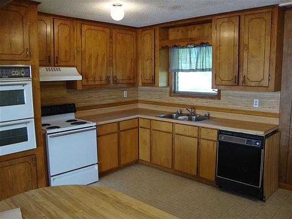 4th image of 2916 Holstead Ave