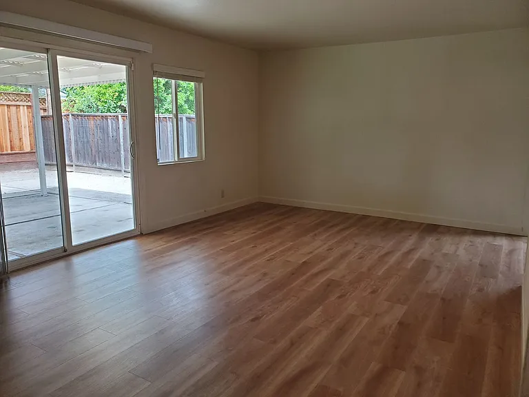 3343 Geneva Dr — Photo 3