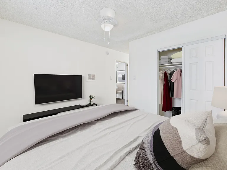 Roscoe Terrace — Photo 16