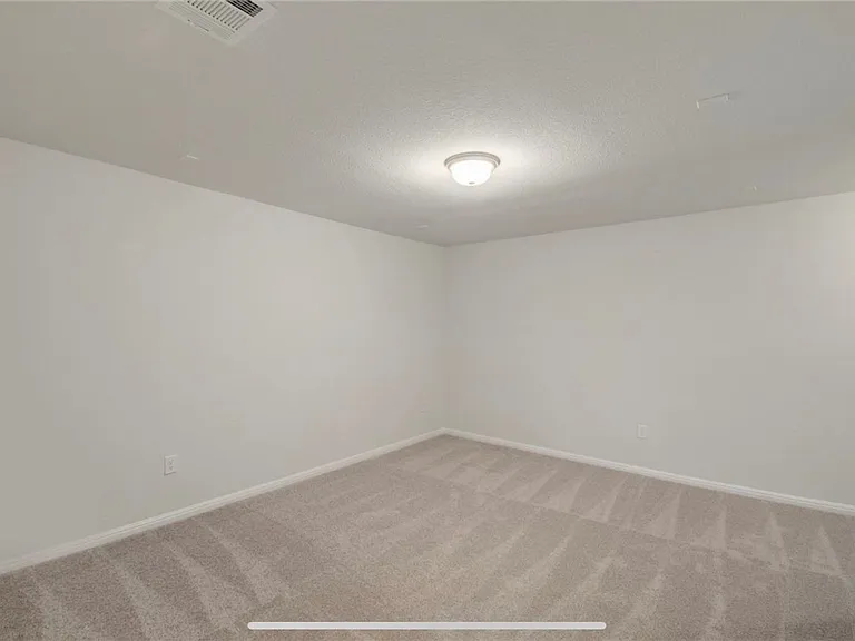 100 Petersburg St — Photo 10