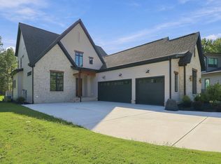 15 Geranium Dr, Youngsville, NC 27596