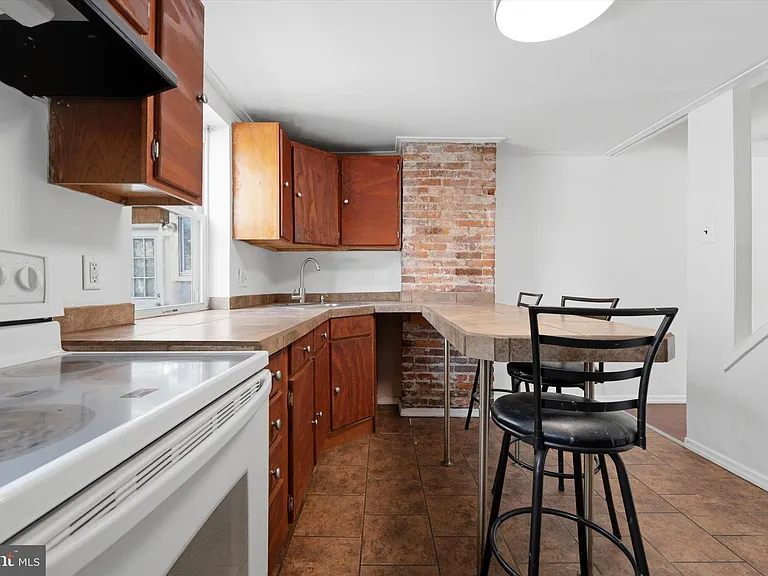 525 Morse St — Photo 12