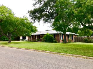 1813 Alta Vista St, Alice, TX 78332