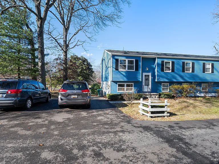 330 Benfield Rd — Photo 3