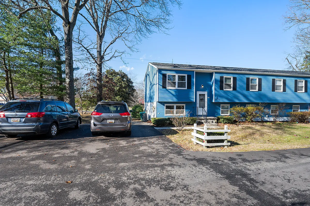 Building Photo - 328 Benfield Rd