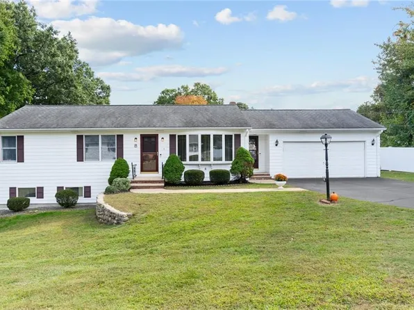 8 Granite St, Warwick, RI 02886