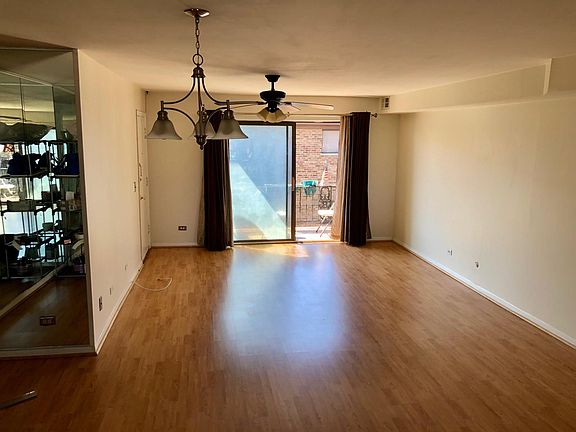 2nd image of 6441 N Northwest Hwy #D-5