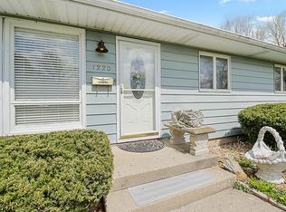 1220 Paula Dr, Champaign, IL