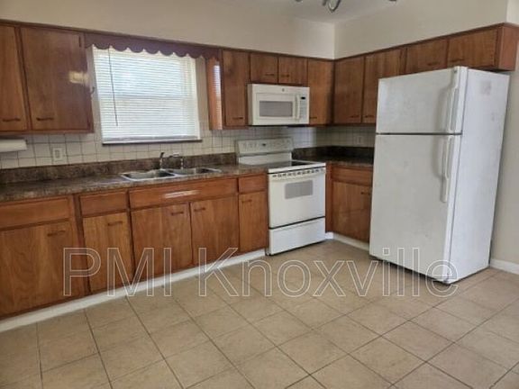 5th image of 2628 Emoriland Blvd