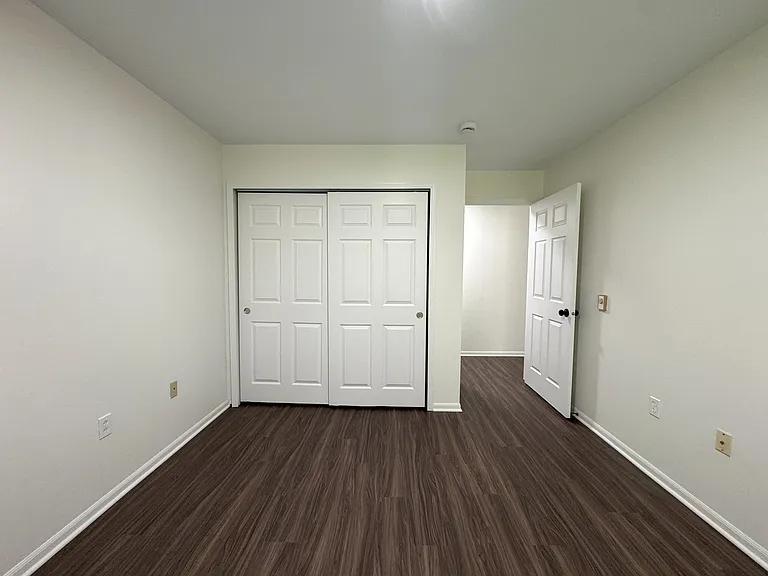 Crown Ridge Apartments — Photo 15