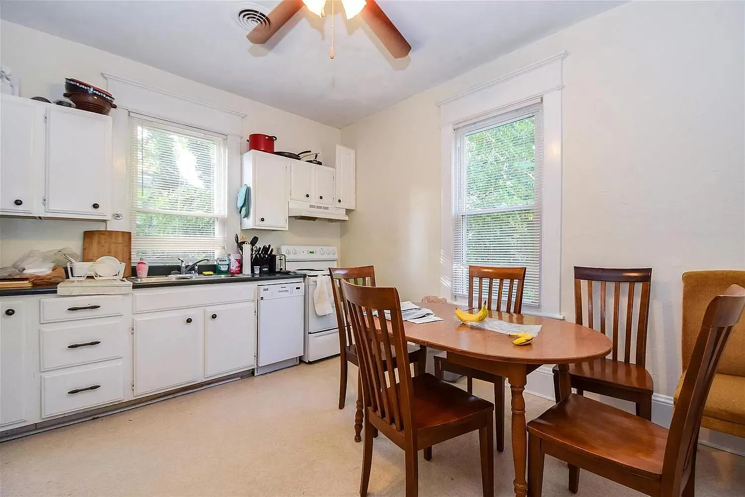 1837 Oxford Ave SW — Photo 1