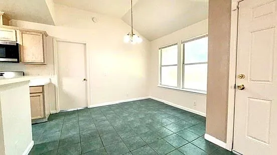 14700 Menifee St — Photo 10