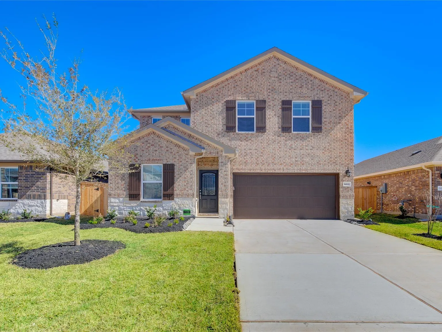 4 bed, 2.5 bath, 2761 sqft, $2,550 — Photo 1