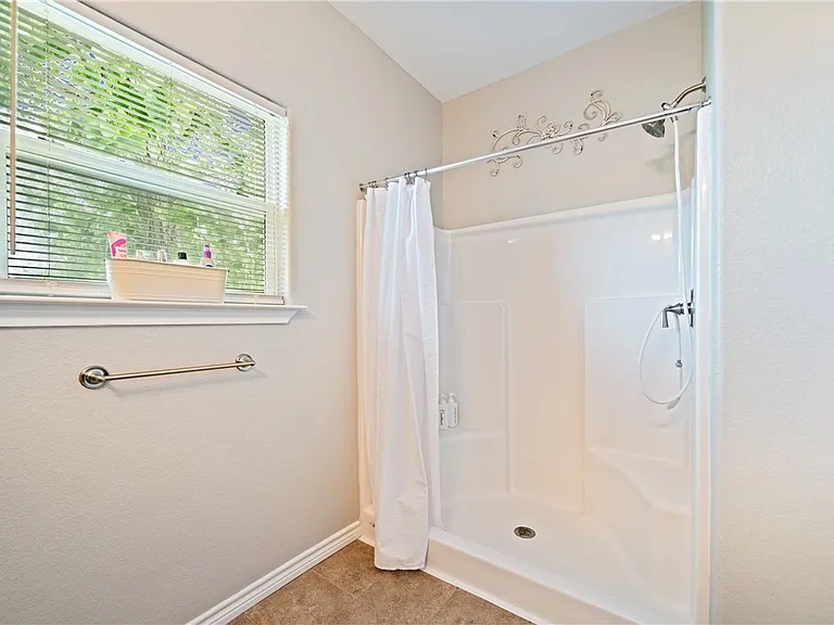 1109 W Nelson Ave — Photo 14