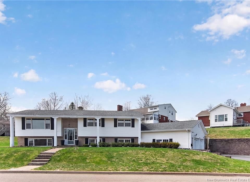 1st image of 216 Westmount Blvd