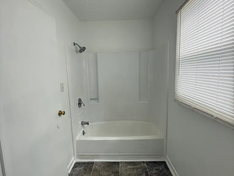 615 Calhoun St — Photo 3