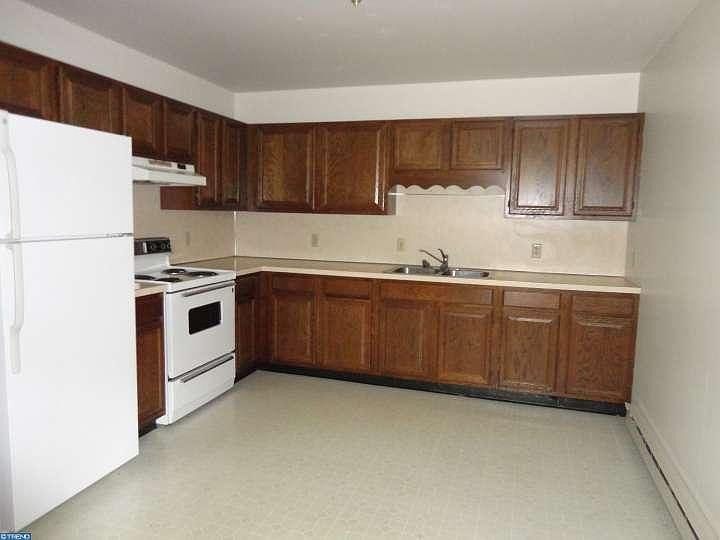 2nd image of 19 N Main St