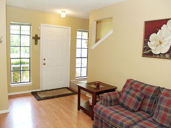 Entry with built-in details